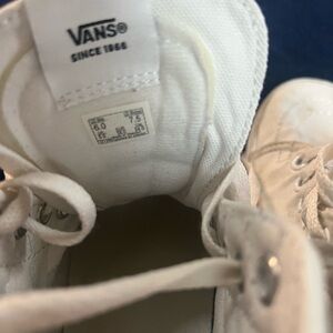 Vans women’s high tops 7.5 white good condition